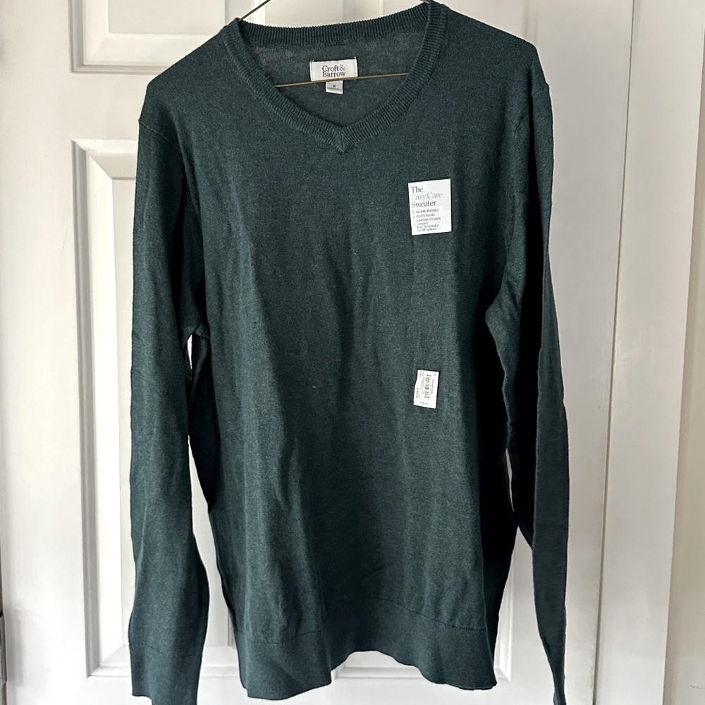 New with tags Croft and Barrow v neck sweater 😊